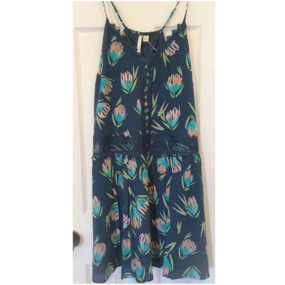 LC LAUREN CONRAD Floral Drop Waist Lace Dress NWT - Picture 3 of 7